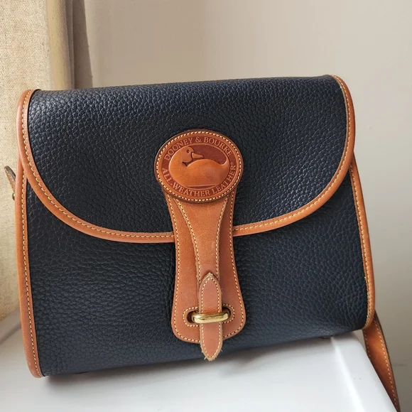 Vintage Dooney & Bourke R25 Navy Medium Essex Shoulder Bag - Picture 2 of 15